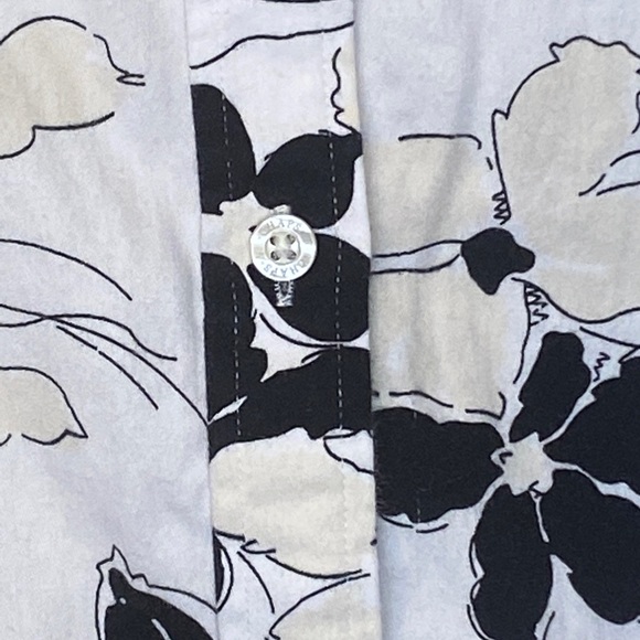 Women's Chaps No-Iron Black & White Floral Button-Down Shirt Top Size Small EUC - Picture 4 of 6